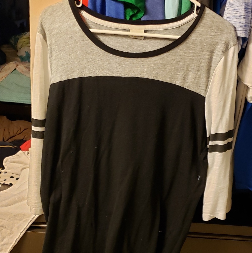 Black/white/gray Pink comfy shirt